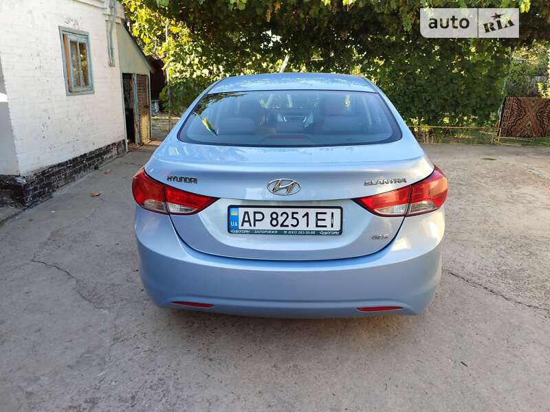 2012 hyundai elantra