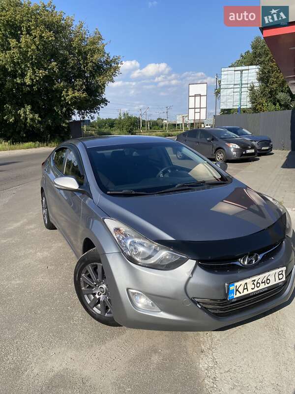 2012 hyundai elantra
