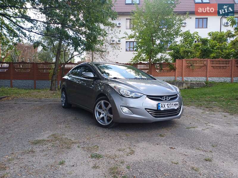2012 hyundai elantra
