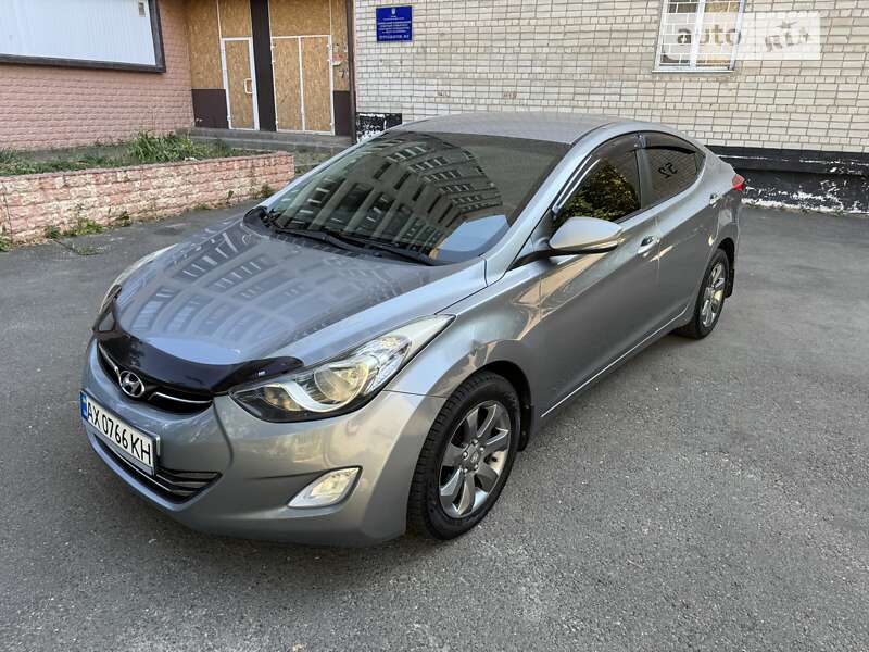 2012 hyundai elantra