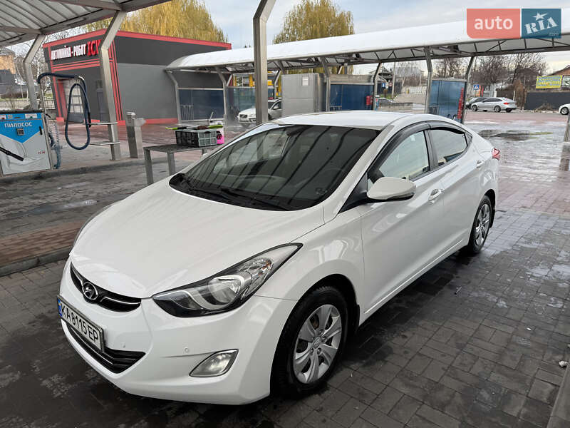 2012 hyundai elantra