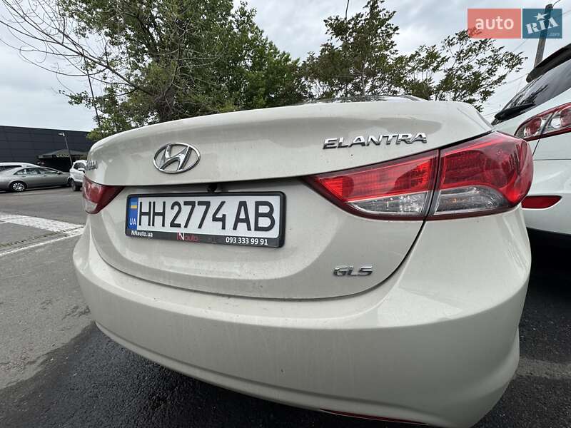 2012 hyundai elantra