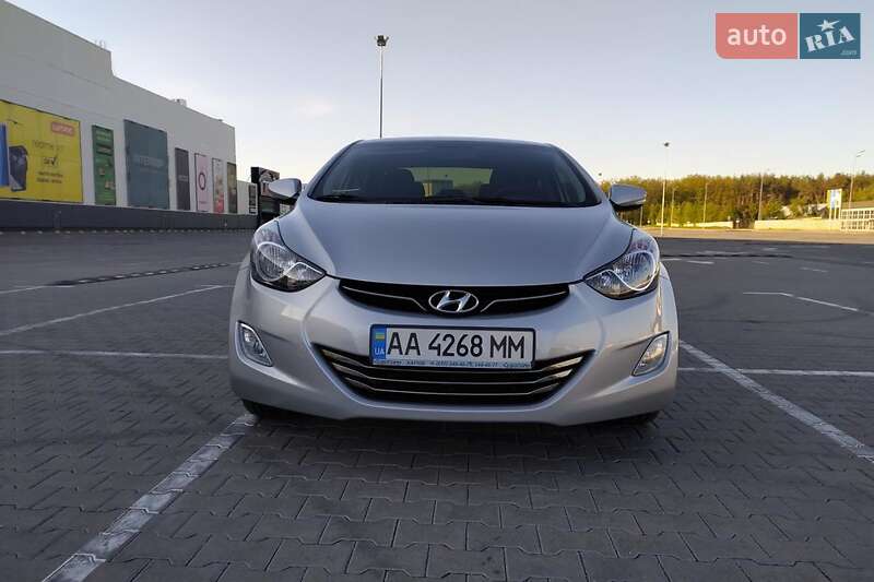2012 hyundai elantra