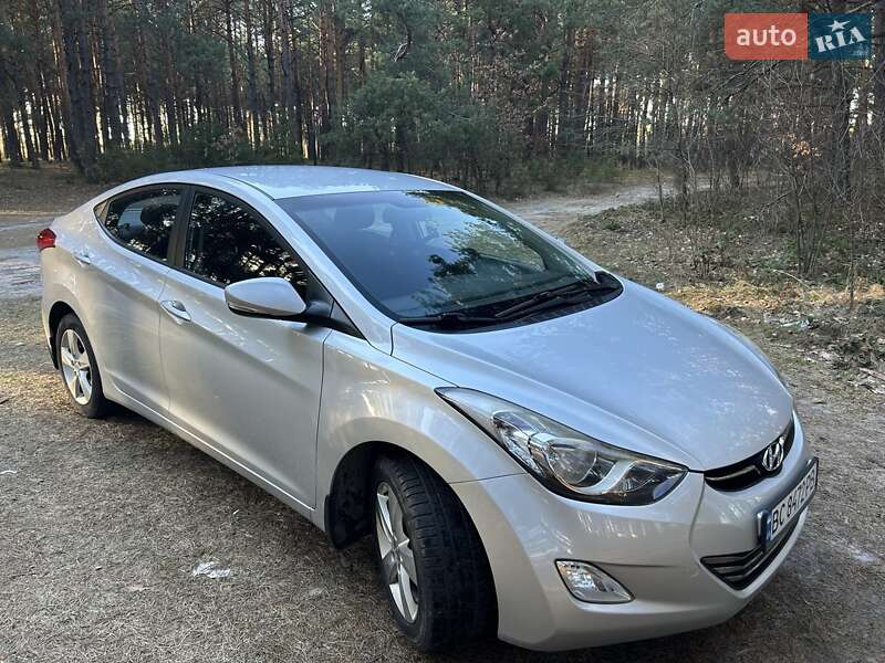 2012 hyundai elantra