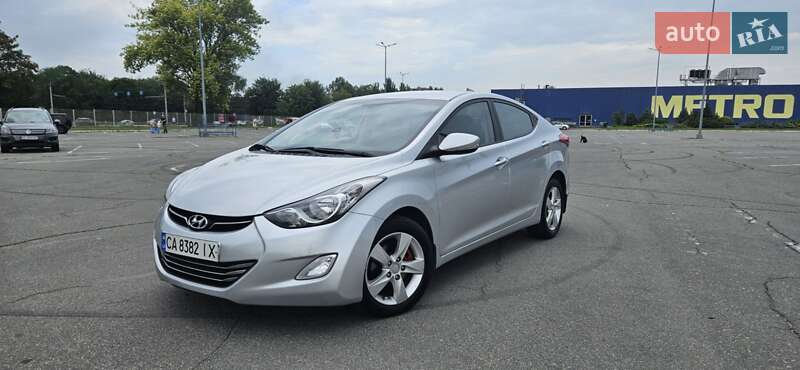 2012 hyundai elantra
