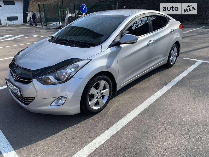 2012 hyundai elantra