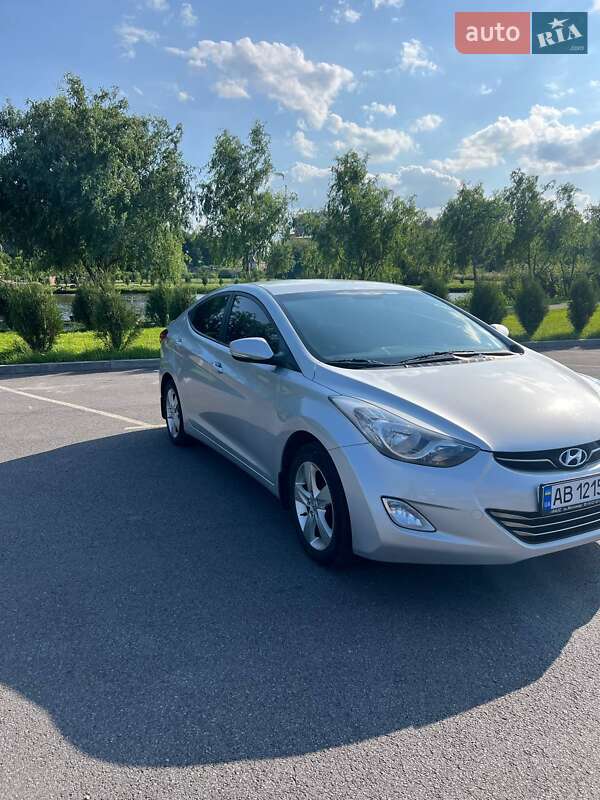 2012 hyundai elantra