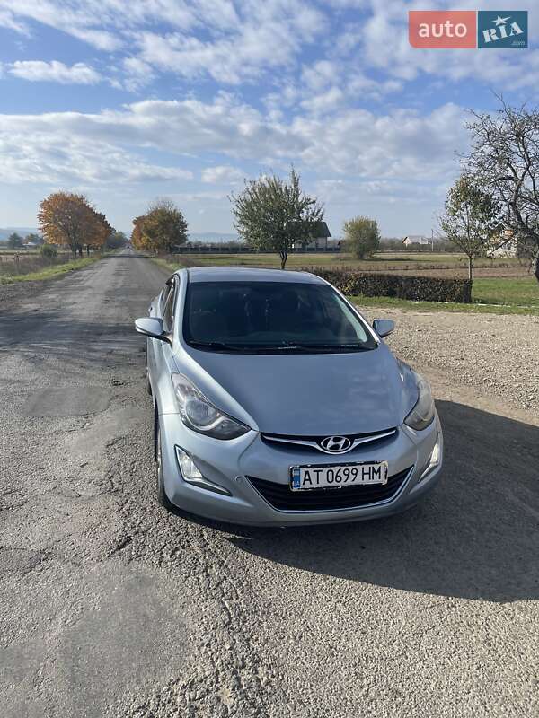 2012 hyundai elantra