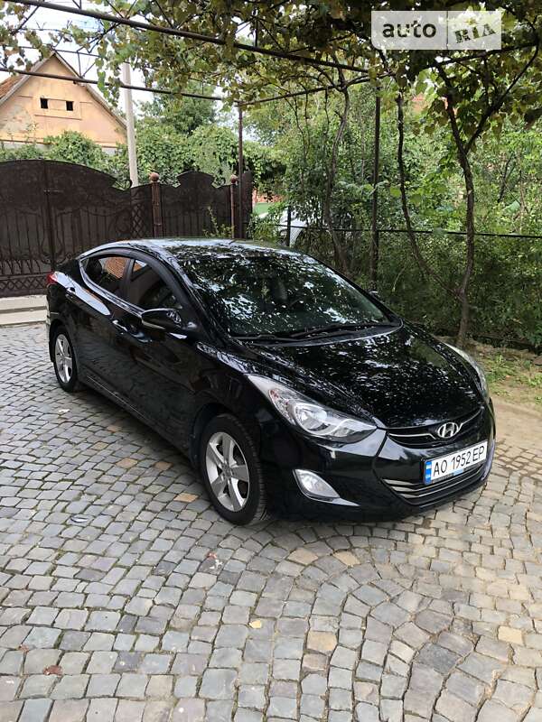 2012 hyundai elantra
