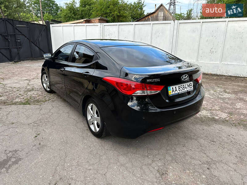 2012 hyundai elantra
