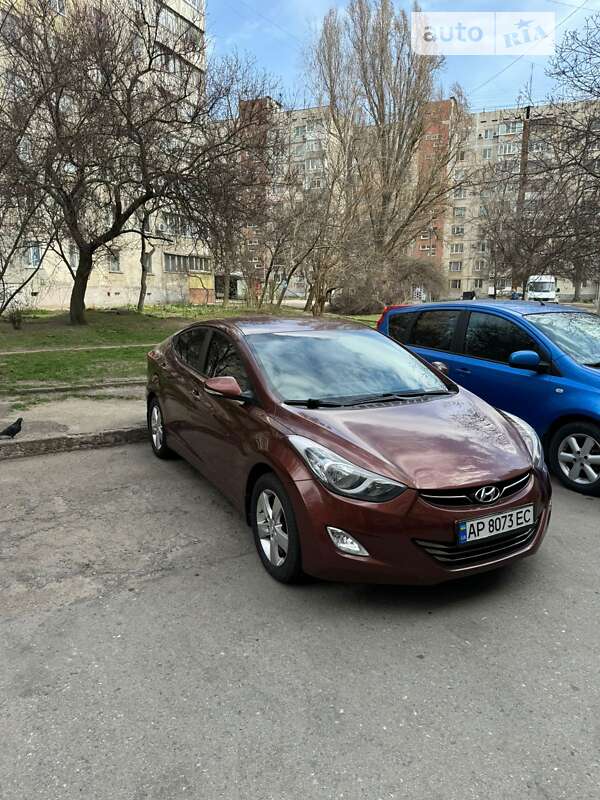 2012 hyundai elantra