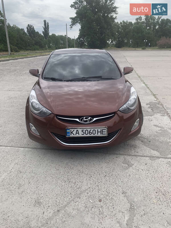 2012 hyundai elantra