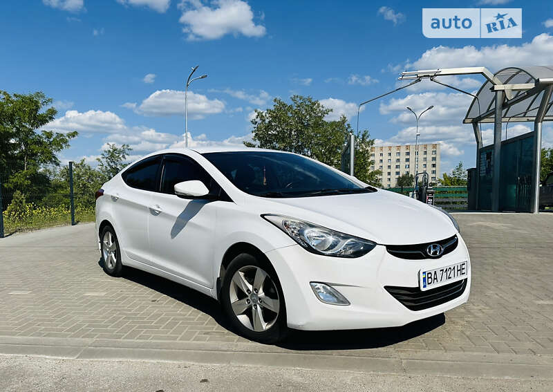 2012 hyundai elantra
