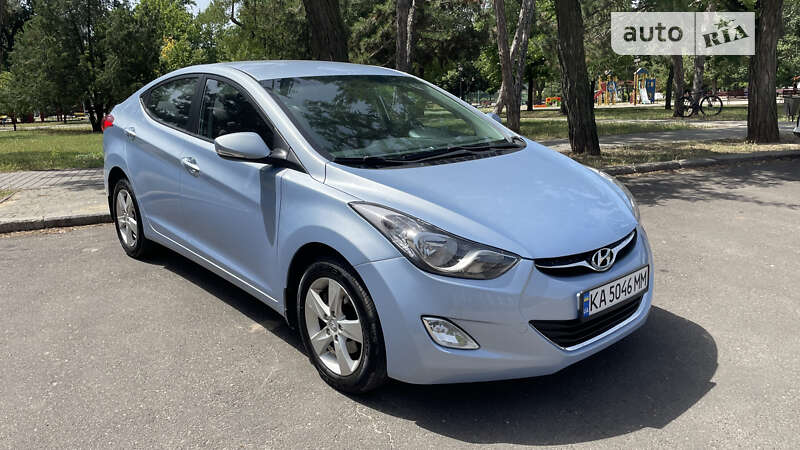 2012 hyundai elantra
