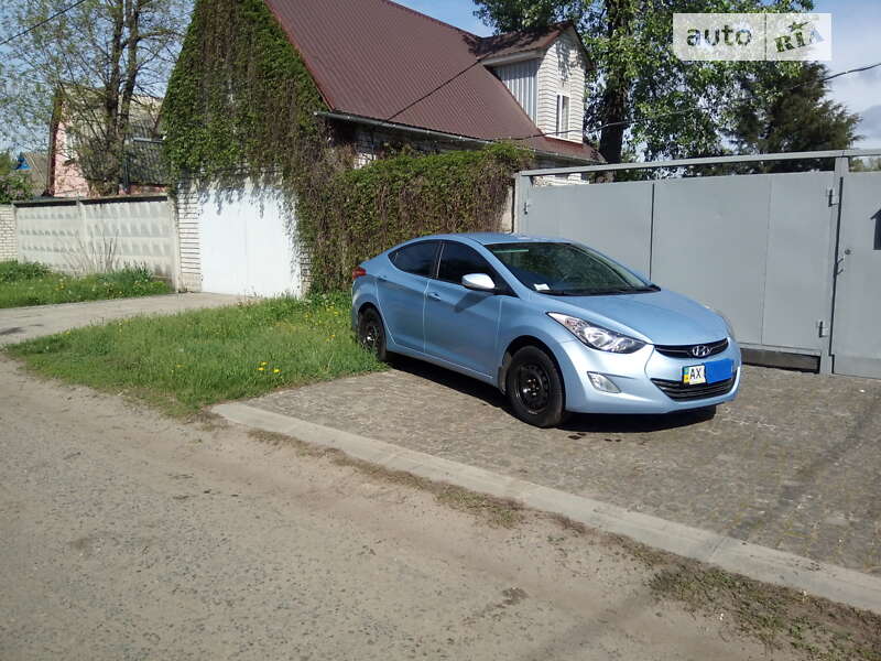 2012 hyundai elantra