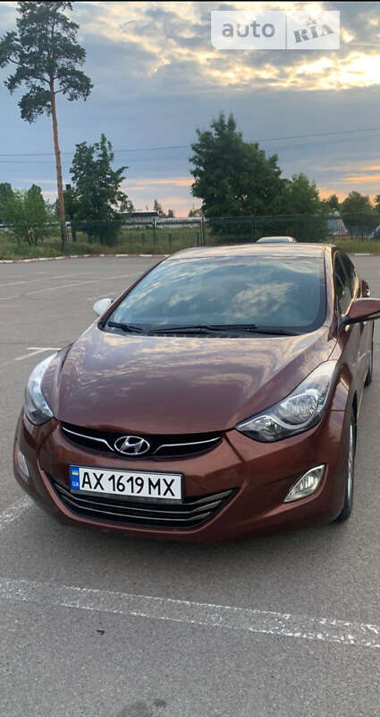 2012 hyundai elantra