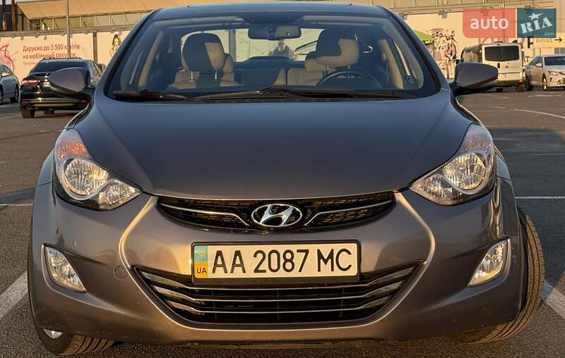 2012 hyundai elantra