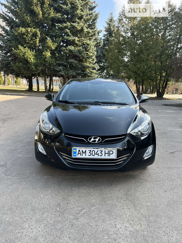 2012 hyundai elantra