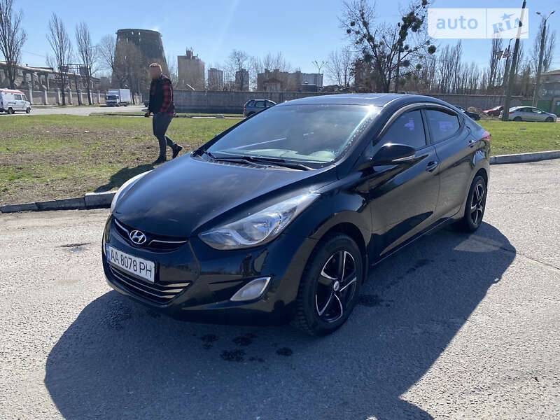 2012 hyundai elantra