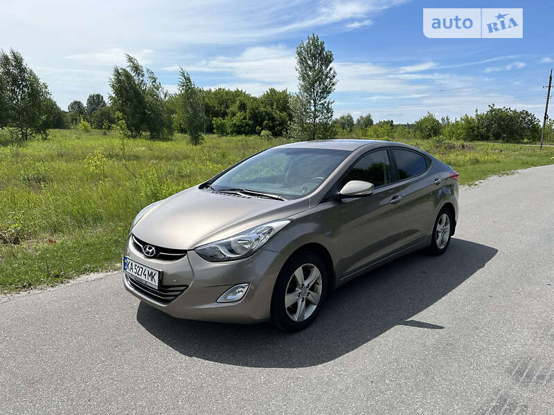 2012 hyundai elantra