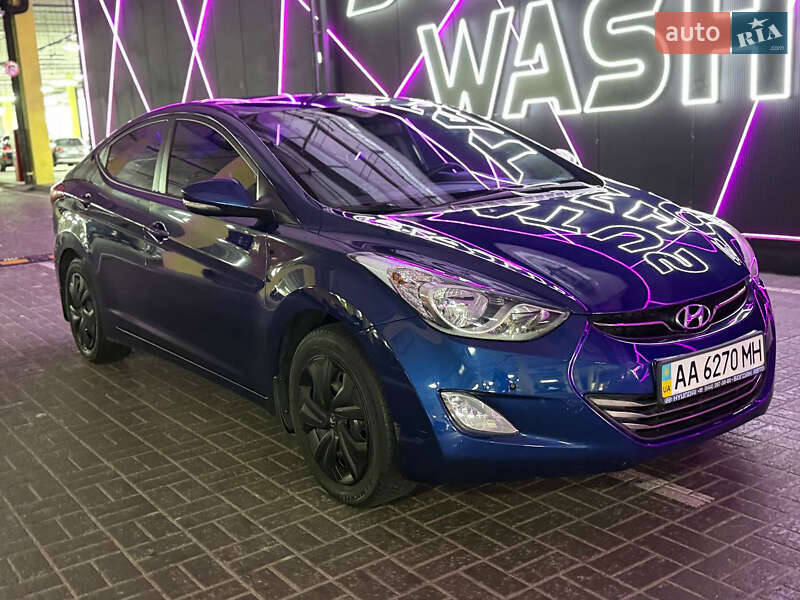 2012 hyundai elantra