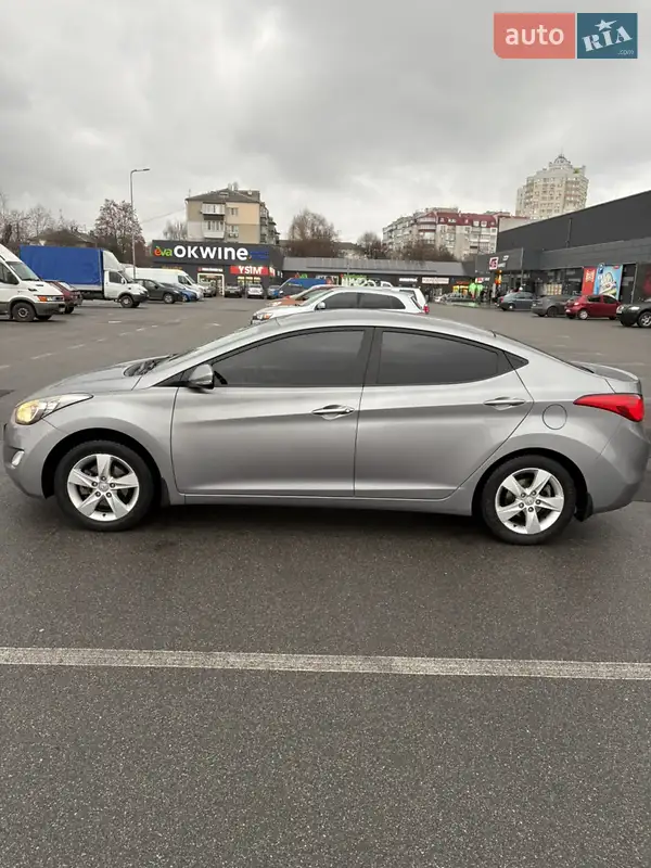 2012 hyundai elantra