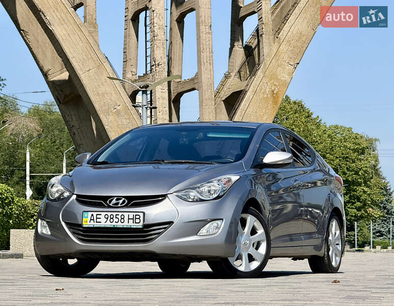 2012 hyundai elantra
