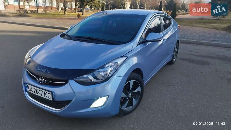 2012 hyundai elantra