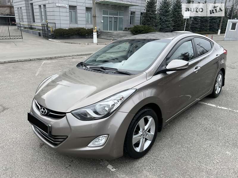 2012 hyundai elantra
