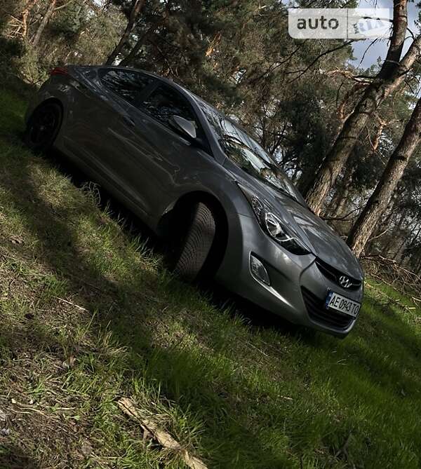 2012 hyundai elantra