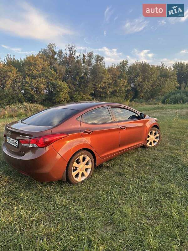 2012 hyundai elantra