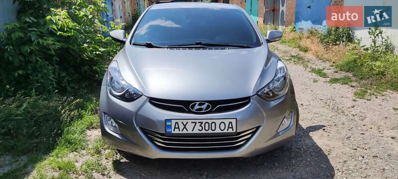 2012 hyundai elantra