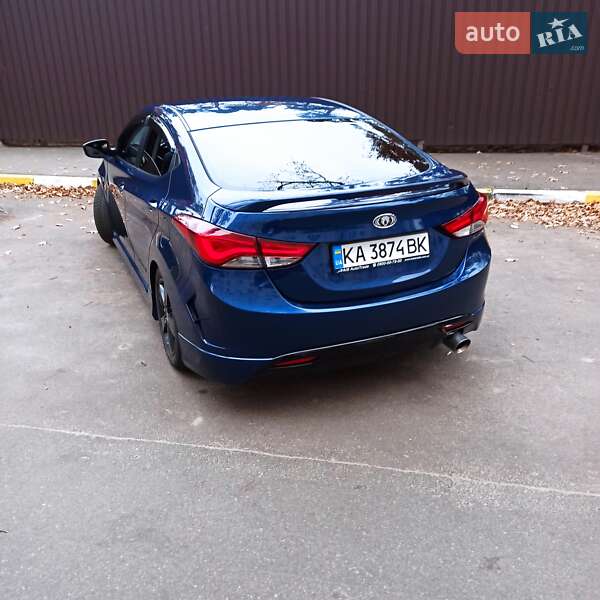 2012 hyundai elantra