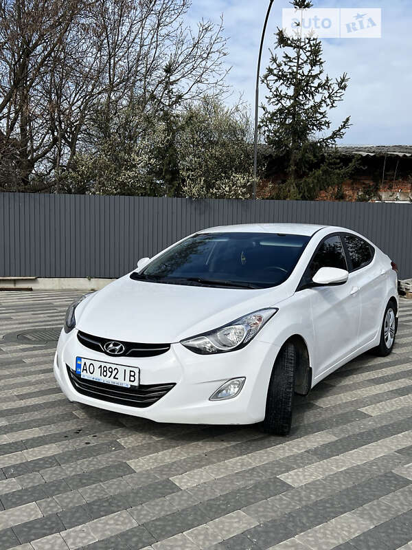 2013 hyundai elantra