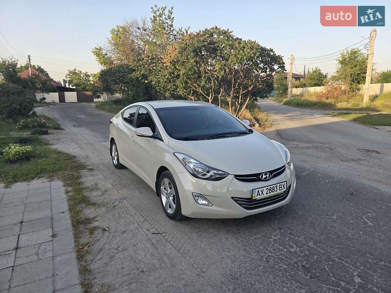 2013 hyundai elantra