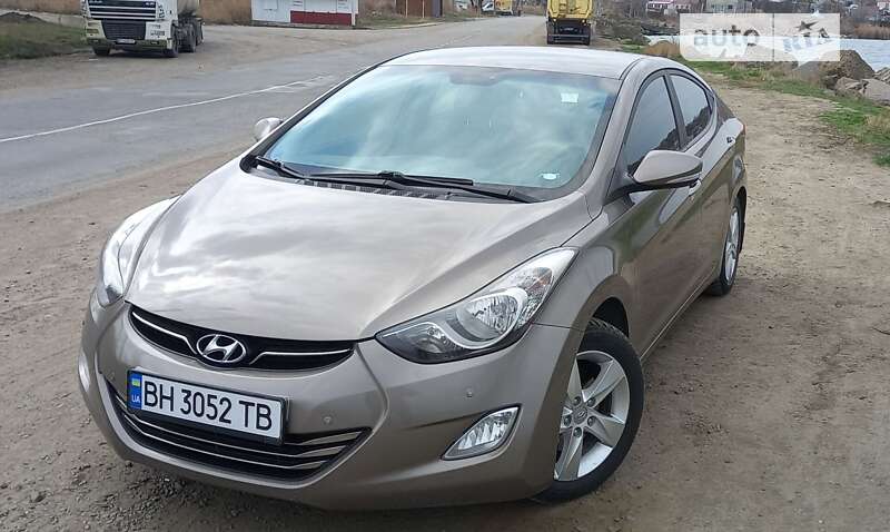 2013 hyundai elantra