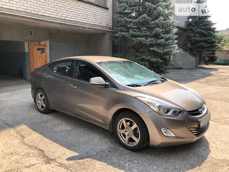 2013 hyundai elantra