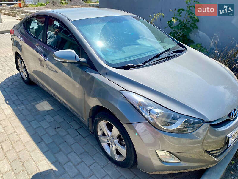 2013 hyundai elantra