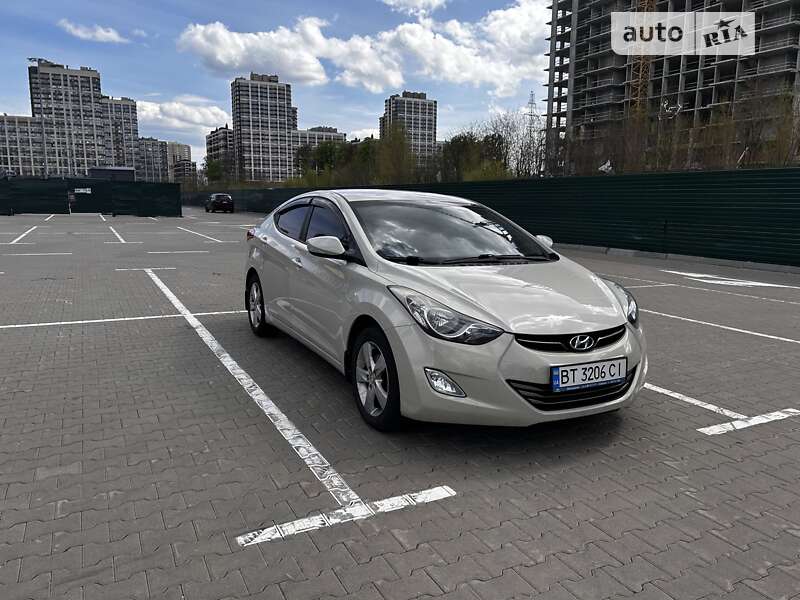 2013 hyundai elantra