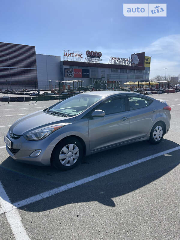 2012 hyundai elantra