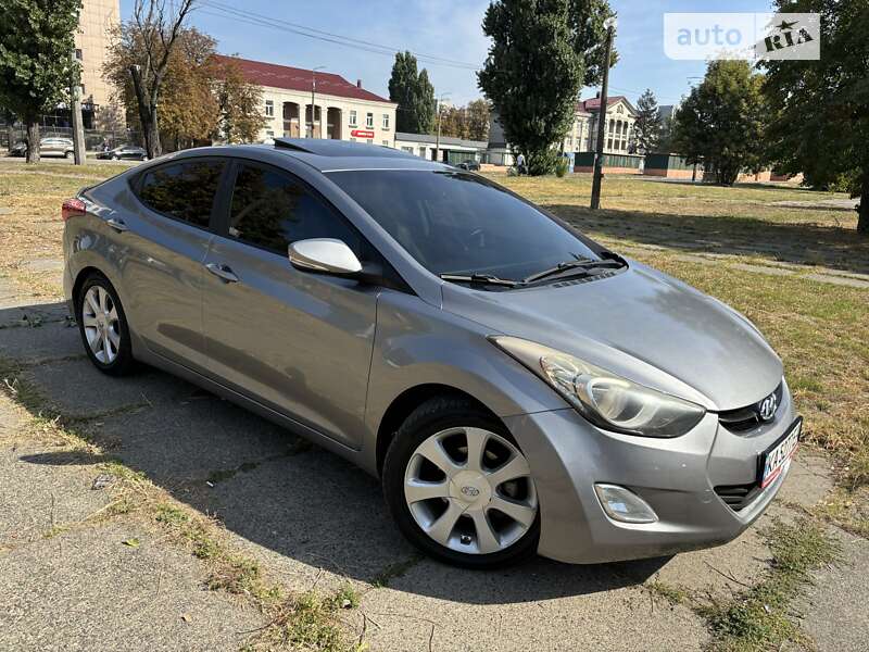 2012 hyundai elantra