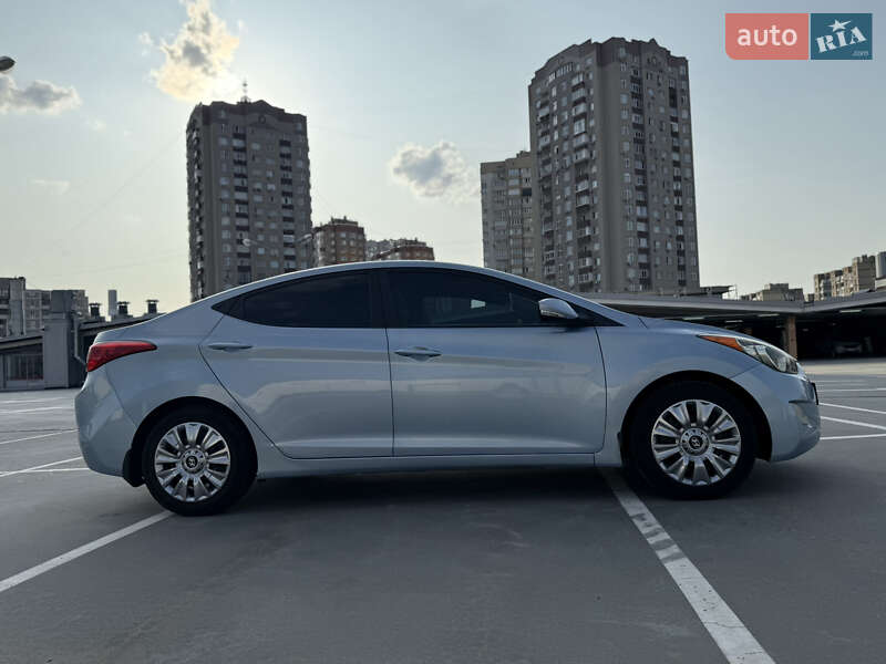 2011 hyundai elantra