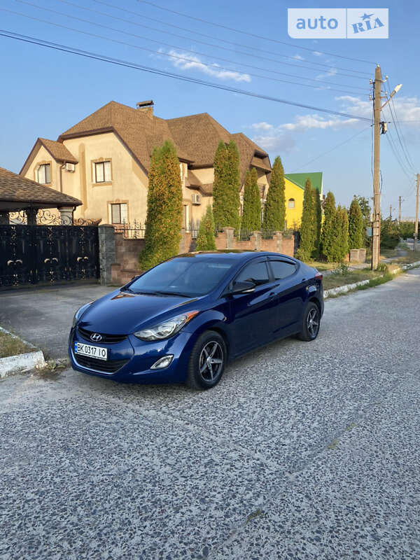 2012 hyundai elantra