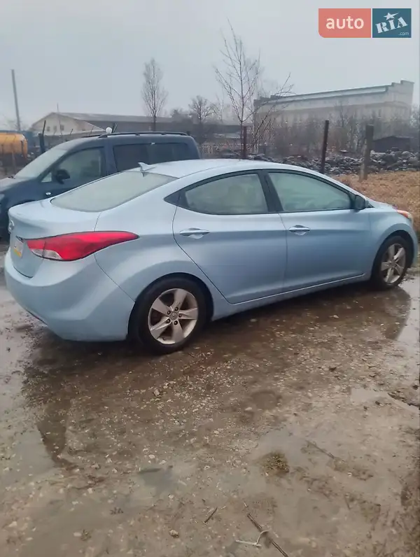 2011 hyundai elantra