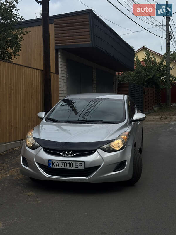 2011 hyundai elantra