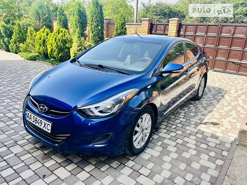 2012 hyundai elantra