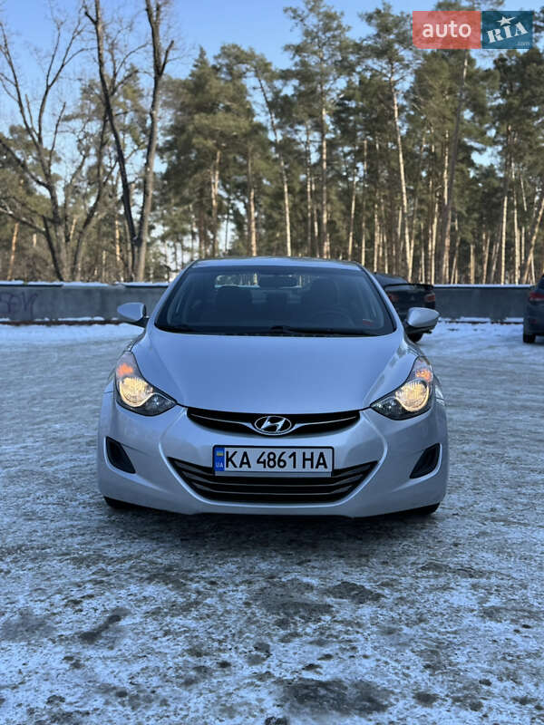 2012 hyundai elantra