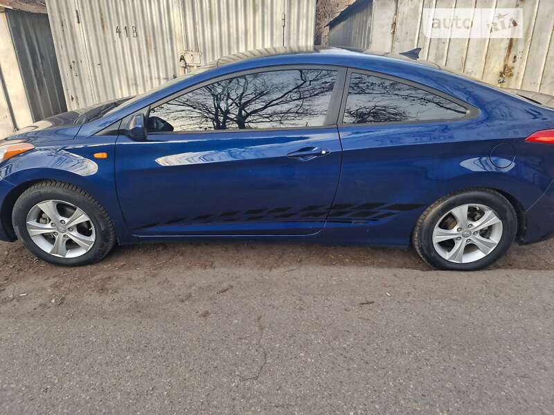 2012 hyundai elantra