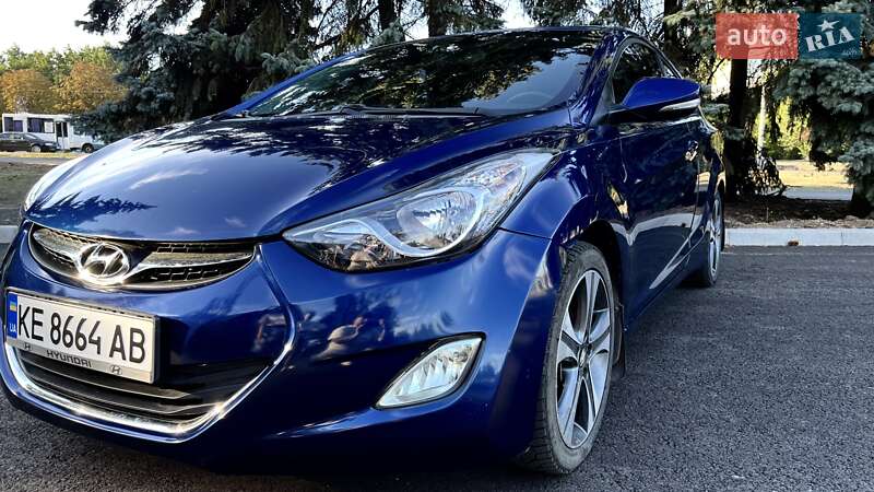 2012 hyundai elantra