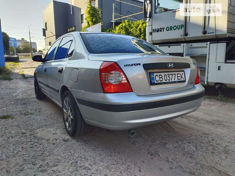 2004 hyundai elantra